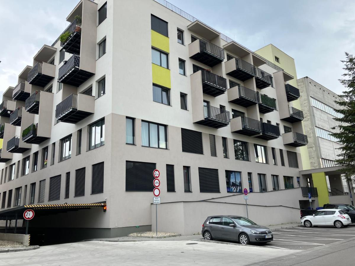 Deluxe Apartment Trencin Exterior photo